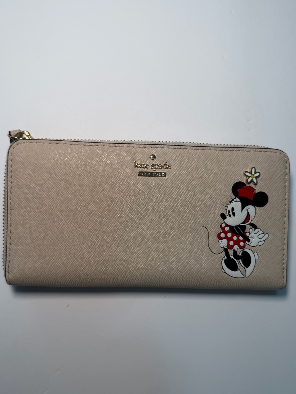 kate spade beige Minnie Mouse zip-around wallet